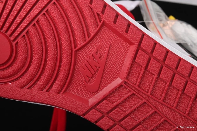 Air OG High Jordan Bloodline 1 555088-062 0828